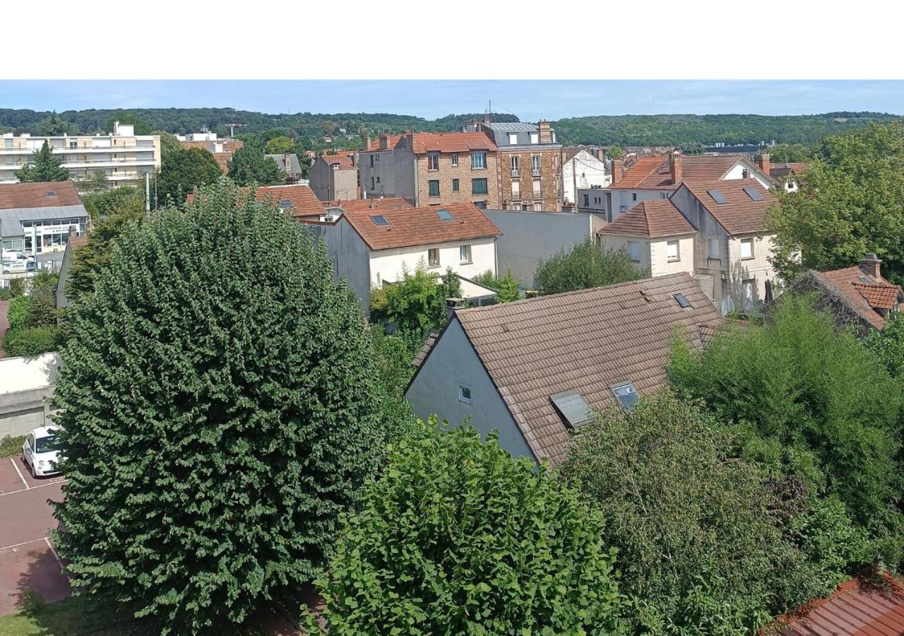 Fonctionnel, Balcon ,2 Minutes Gare ,17 Minutes Paris Cormeilles-en-Parisis